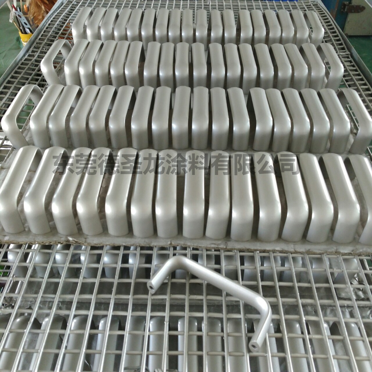 門拉手金屬烤漆應用 門拉手金屬烤漆應用